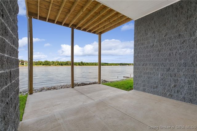 4818 Upper River Road, Jeffersonville, IN 47130