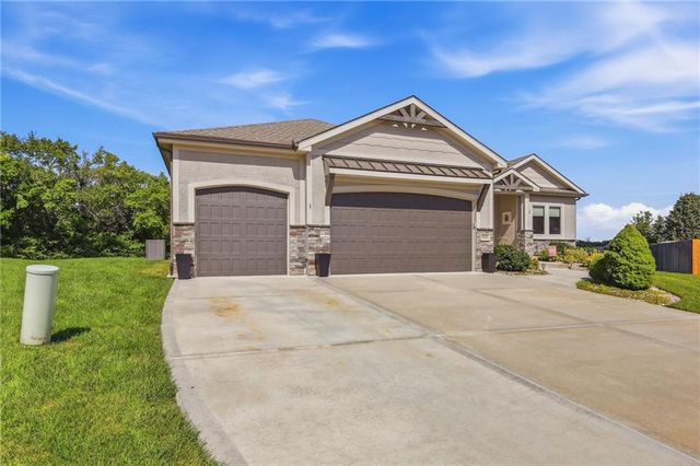 9305 SW Sushi Circle, Lee's Summit, MO 64064
