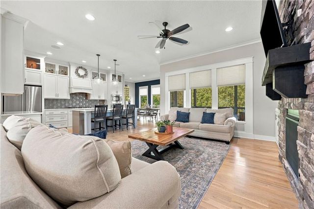 9305 SW Sushi Circle, Lee's Summit, MO 64064