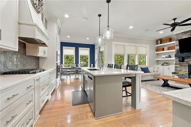 9305 SW Sushi Circle, Lee's Summit, MO 64064
