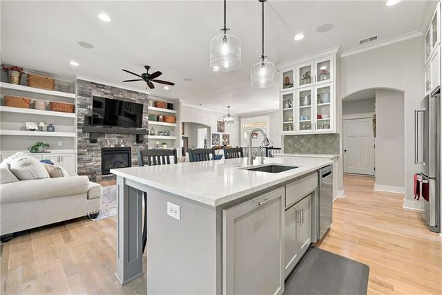 9305 SW Sushi Circle, Lee's Summit, MO 64064