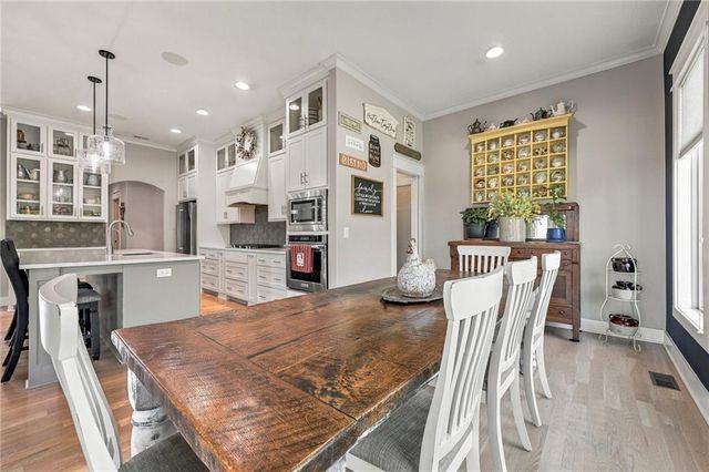 9305 SW Sushi Circle, Lee's Summit, MO 64064