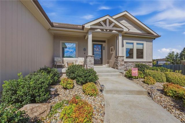 9305 SW Sushi Circle, Lee's Summit, MO 64064