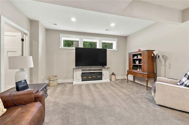 9305 SW Sushi Circle, Lee's Summit, MO 64064