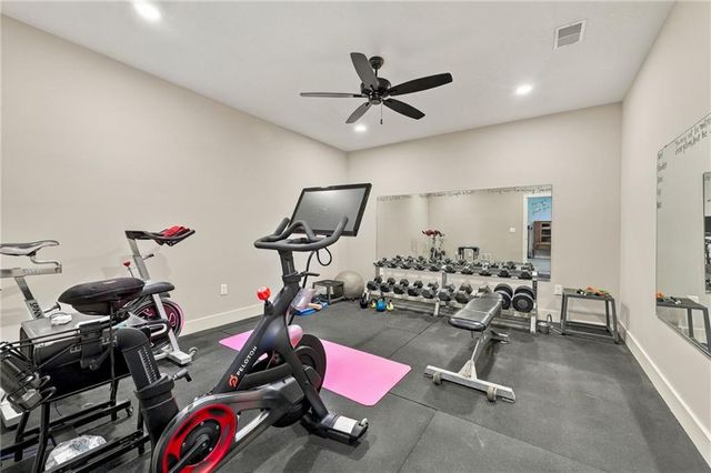 9305 SW Sushi Circle, Lee's Summit, MO 64064
