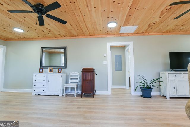 1160 Moody Street, Union Point, GA 30669