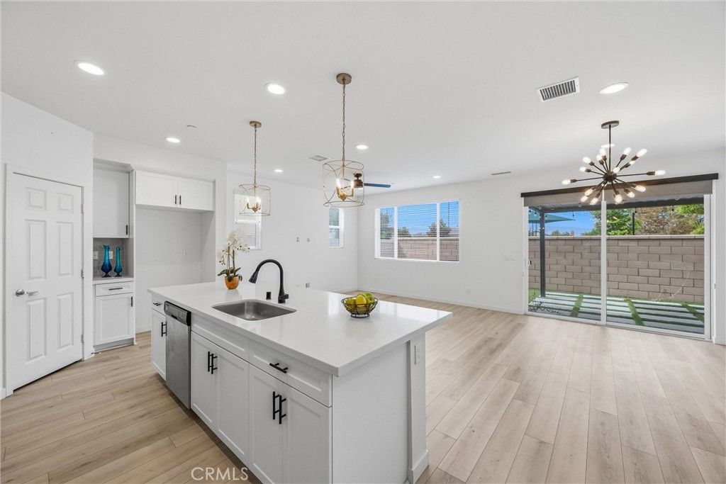 4247 Bravado Ct, Riverside, CA 92505 — photo 4