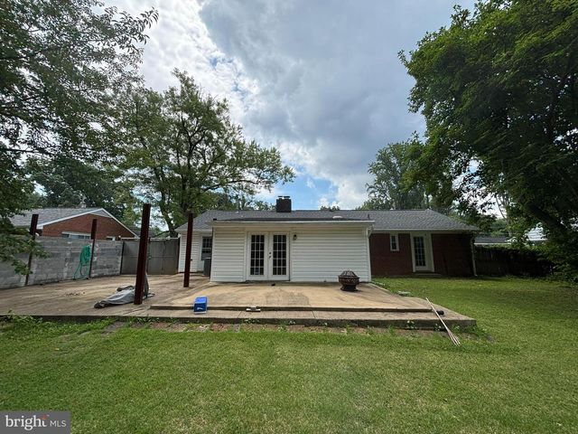 7439 LONG PINE DR, Springfield, VA 22151