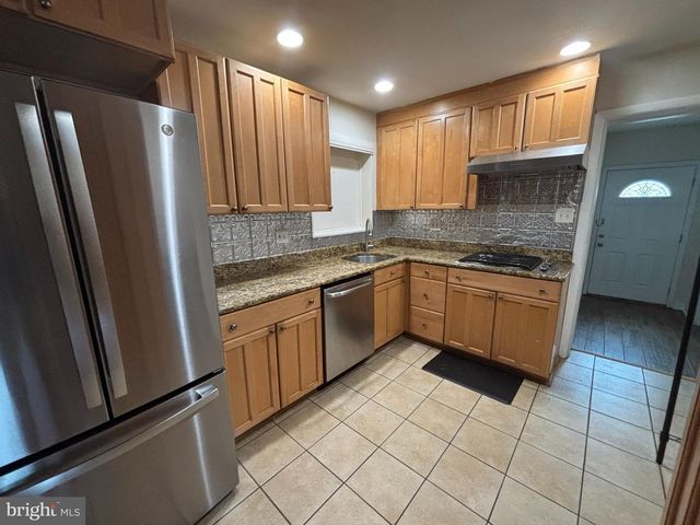 7439 LONG PINE DR, Springfield, VA 22151