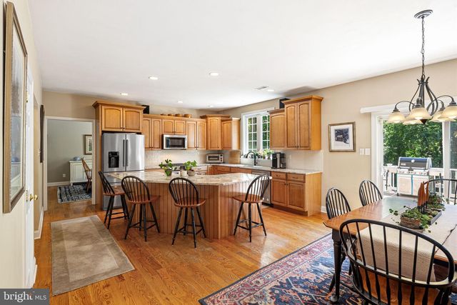 2076 SAINT PETERS RD, Pottstown, PA 19465