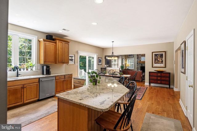 2076 SAINT PETERS RD, Pottstown, PA 19465