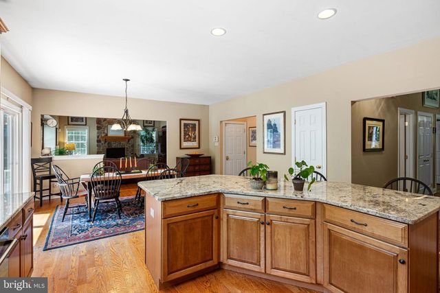 2076 SAINT PETERS RD, Pottstown, PA 19465