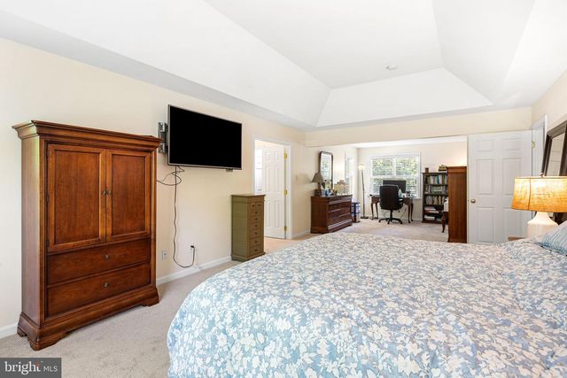 2076 SAINT PETERS RD, Pottstown, PA 19465