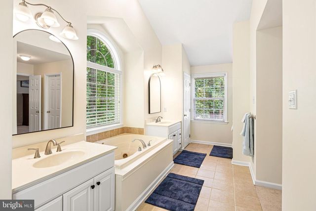 2076 SAINT PETERS RD, Pottstown, PA 19465