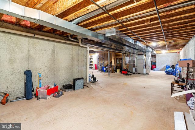 2076 SAINT PETERS RD, Pottstown, PA 19465