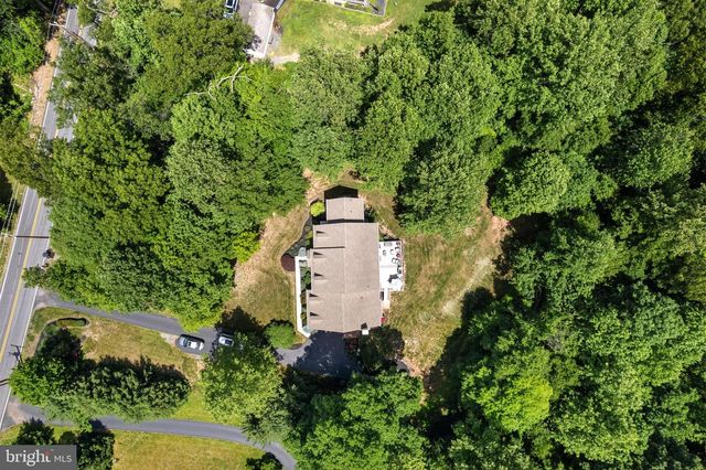 2076 SAINT PETERS RD, Pottstown, PA 19465