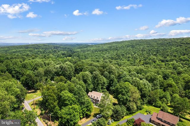 2076 SAINT PETERS RD, Pottstown, PA 19465