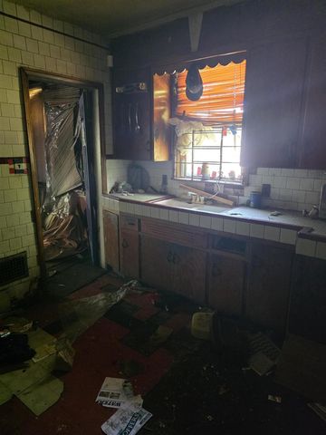 13036 Filbert Street, Detroit, MI 48205