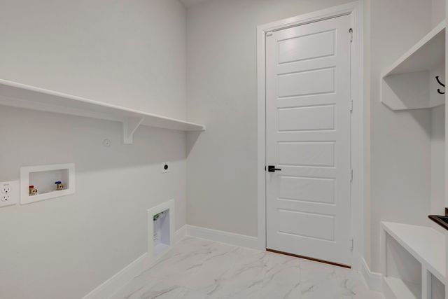 1857 Lightner Road, Van Alstyne, TX 75495