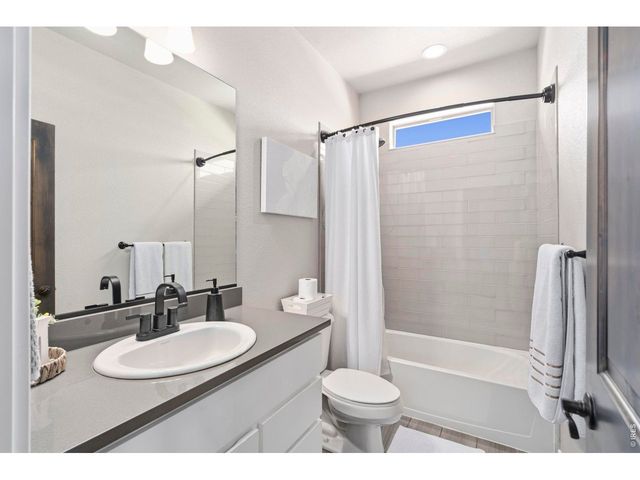 1815 Holloway Dr, Windsor, CO 80550
