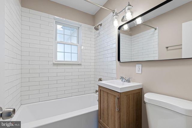 15 IRWIN AVE, New Castle, DE 19720