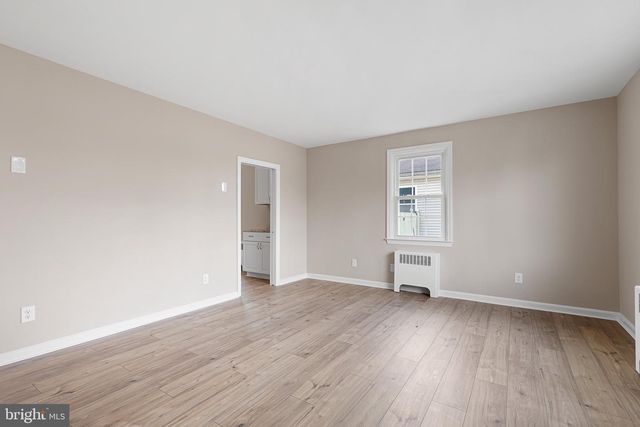 15 IRWIN AVE, New Castle, DE 19720