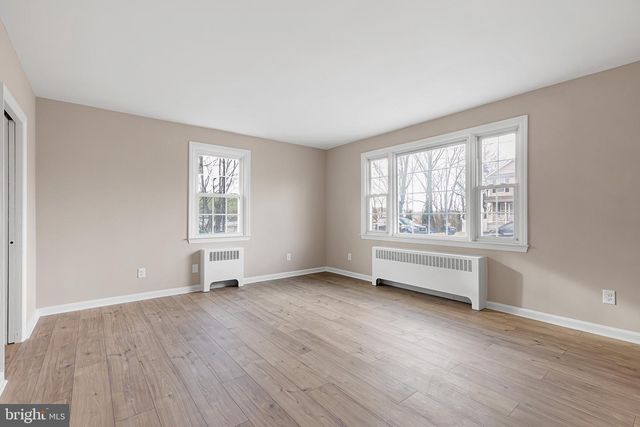 15 IRWIN AVE, New Castle, DE 19720