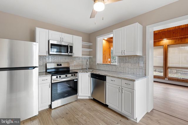 15 IRWIN AVE, New Castle, DE 19720