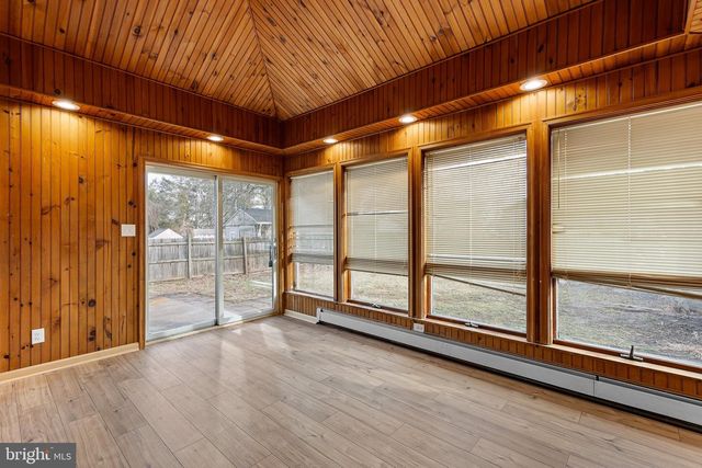 15 IRWIN AVE, New Castle, DE 19720