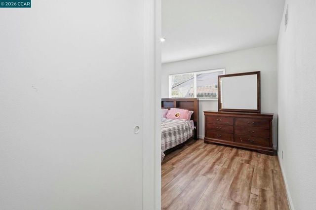 26147 26147 Danforth Ln, Hayward, CA 94545