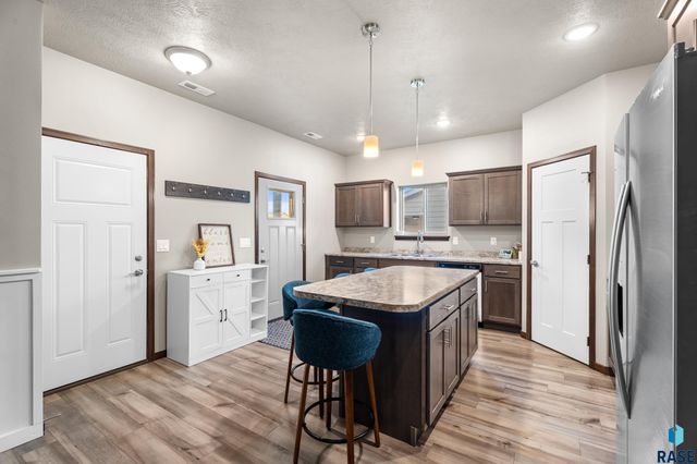 107 E Countryside Ave Avenue, Lennox, SD 57039