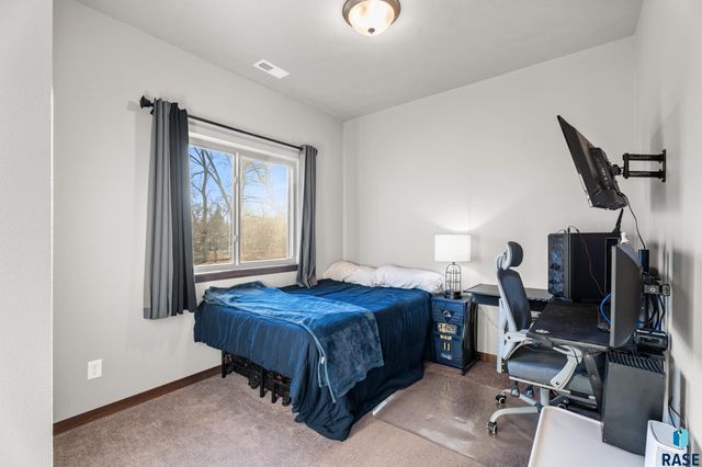 107 E Countryside Ave Avenue, Lennox, SD 57039