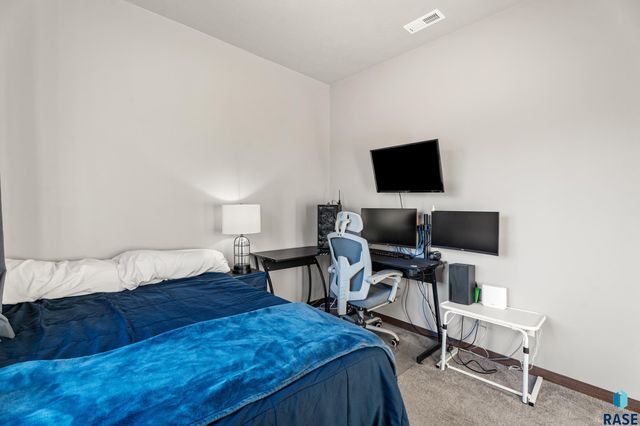 107 E Countryside Ave Avenue, Lennox, SD 57039