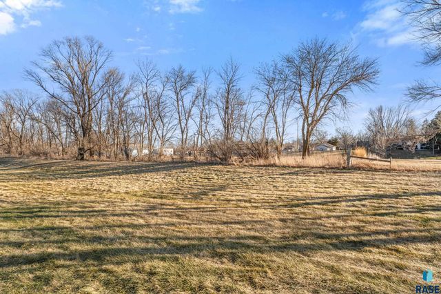 107 E Countryside Ave Avenue, Lennox, SD 57039