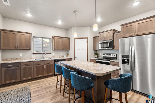 107 E Countryside Ave Avenue, Lennox, SD 57039