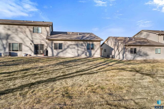 107 E Countryside Ave Avenue, Lennox, SD 57039