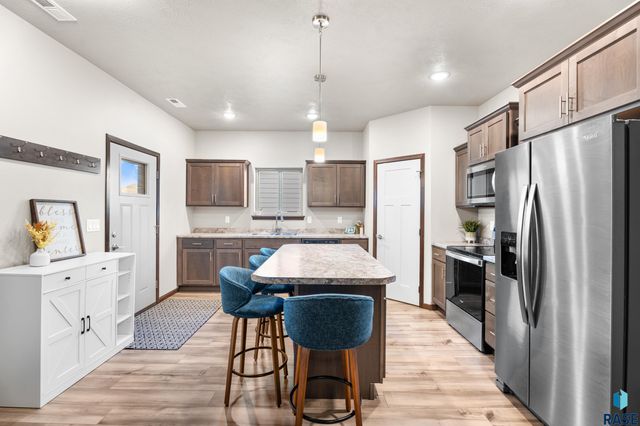 107 E Countryside Ave Avenue, Lennox, SD 57039