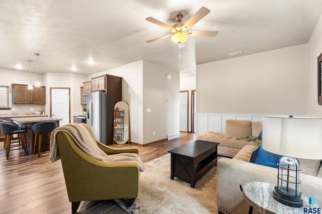 107 E Countryside Ave Avenue, Lennox, SD 57039