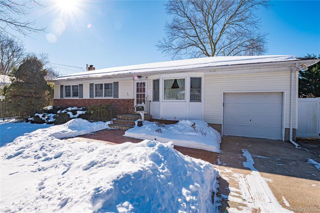 36 Sinclair Drive, Greenlawn, NY 11740