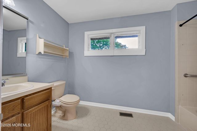 81 Wigwam Lane, Tinton Falls, NJ 07724