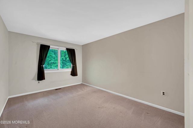 81 Wigwam Lane, Tinton Falls, NJ 07724