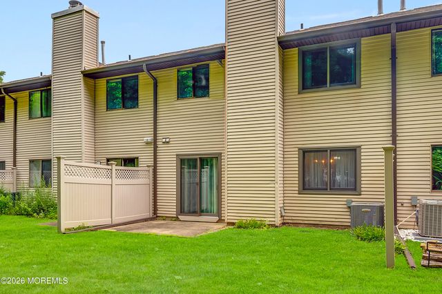 81 Wigwam Lane, Tinton Falls, NJ 07724