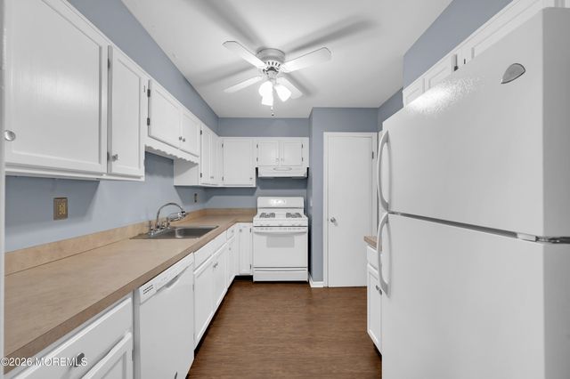 81 Wigwam Lane, Tinton Falls, NJ 07724
