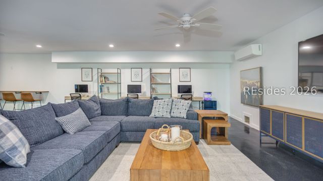 9 Barrier Beach Cv, Hilton Head Island, SC 29928