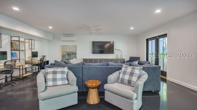 9 Barrier Beach Cv, Hilton Head Island, SC 29928