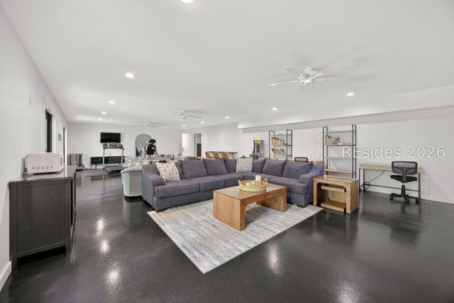 9 Barrier Beach Cv, Hilton Head Island, SC 29928