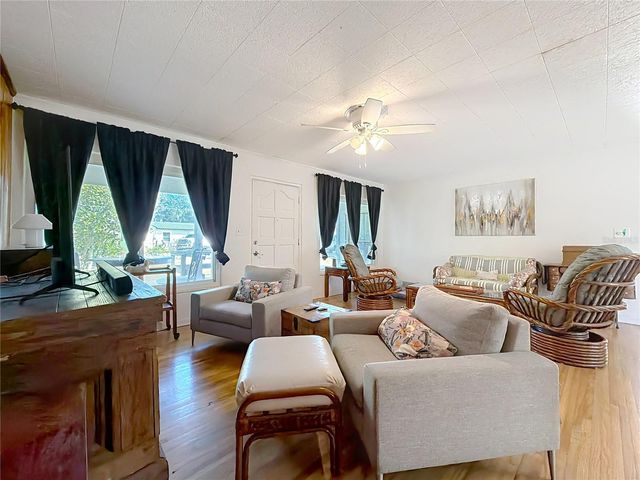 114 PARK AVENUE, Fruitland Park, FL 34731