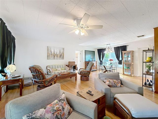 114 PARK AVENUE, Fruitland Park, FL 34731