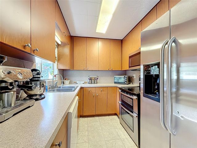 114 PARK AVENUE, Fruitland Park, FL 34731