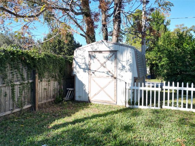 114 PARK AVENUE, Fruitland Park, FL 34731